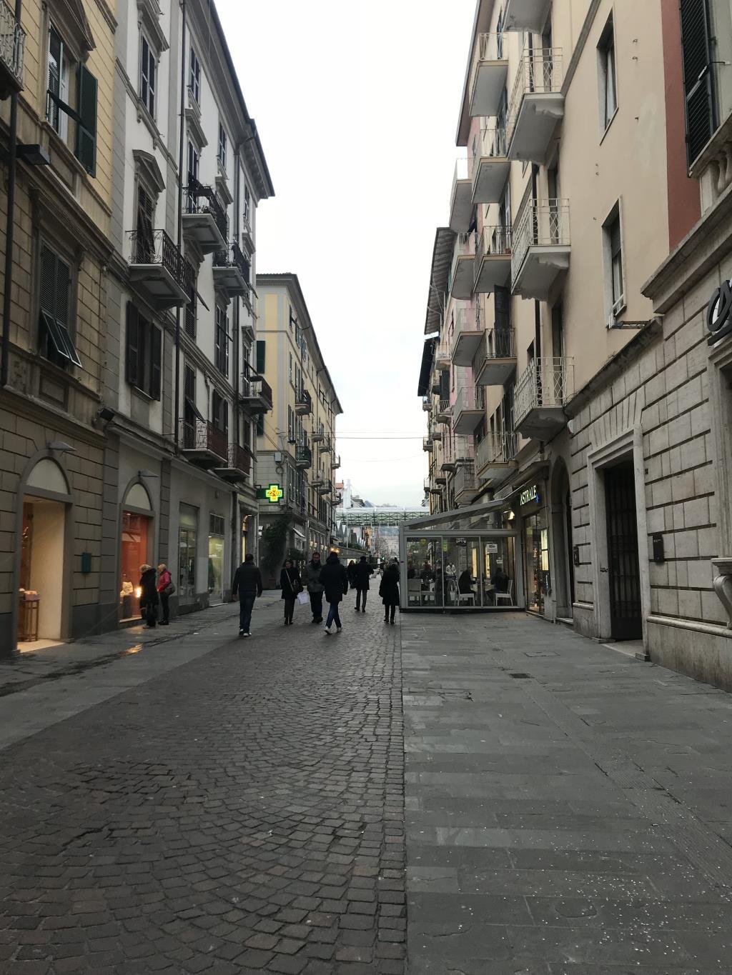 Fondo Commerciale angolare Corso Cavour 