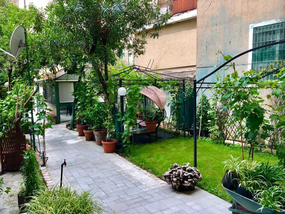 Il Tuo Giardino nel Centro Pedonale della Città 