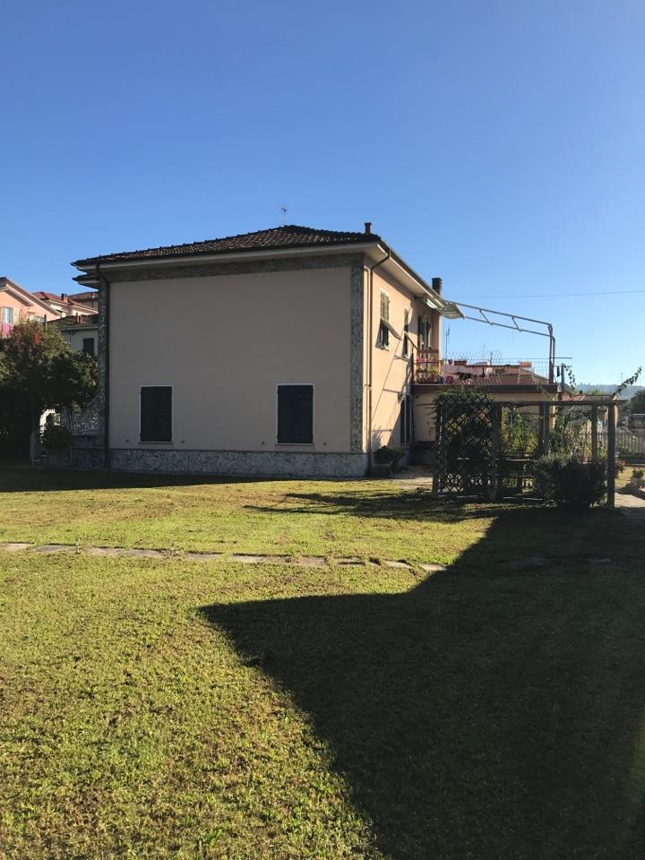 Casa Indipendente divisa in 2 Appartamenti Melara 