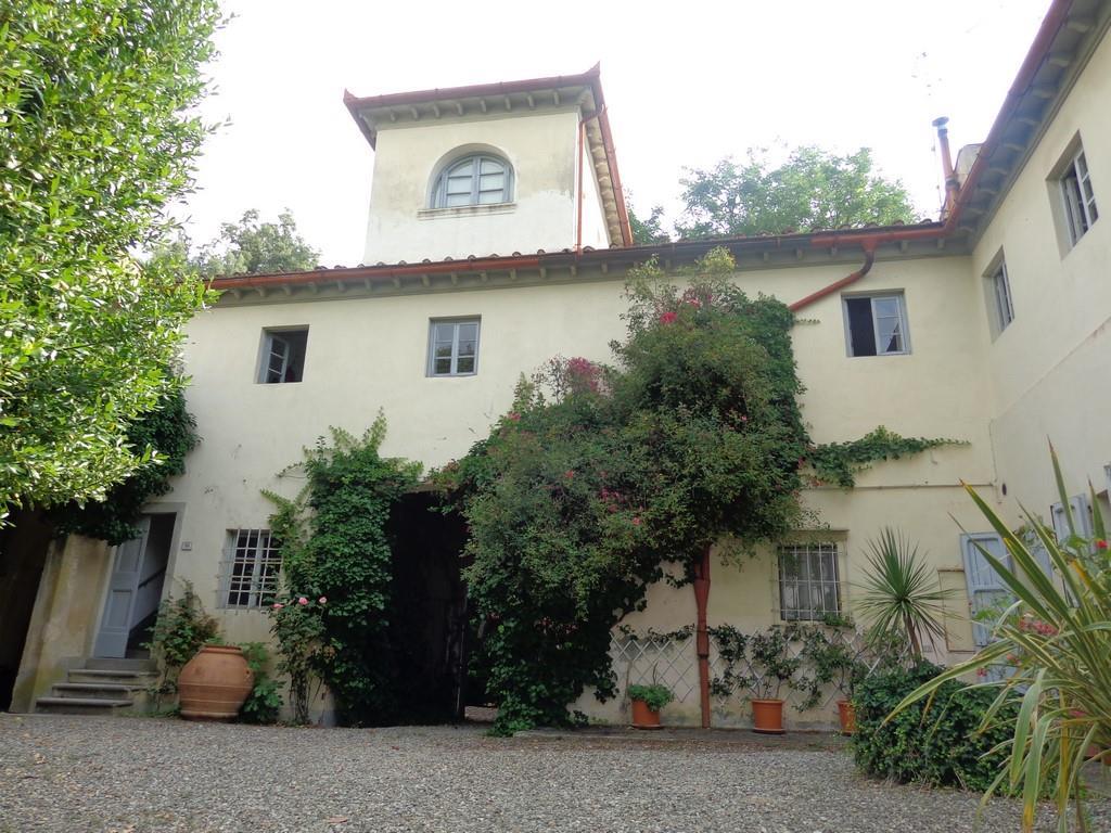 FATTORIA SULLE COLLINE TOSCANE