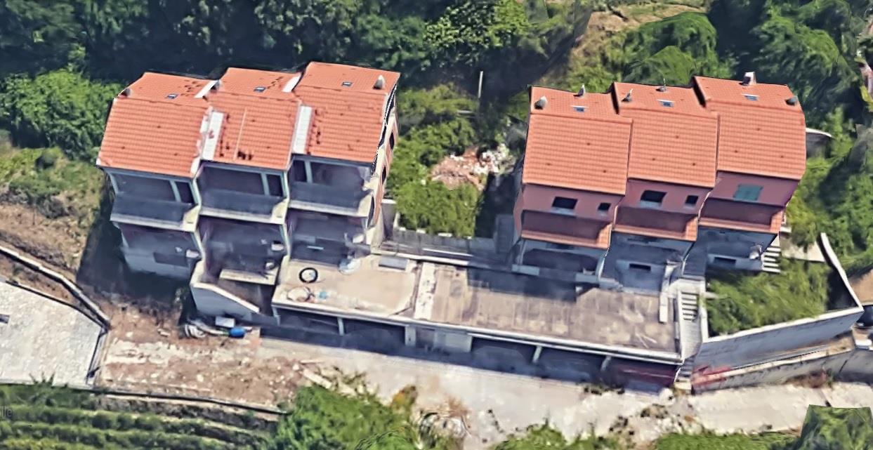 Vezzano Alto Villa a schiera semindipendente terratetto con giardino