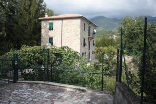 BAGNONE - Casale/Rustico + grande giardino