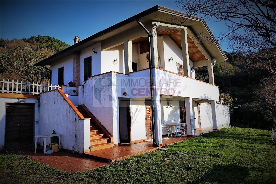 Casa indipendente con vista panoramica con terreno