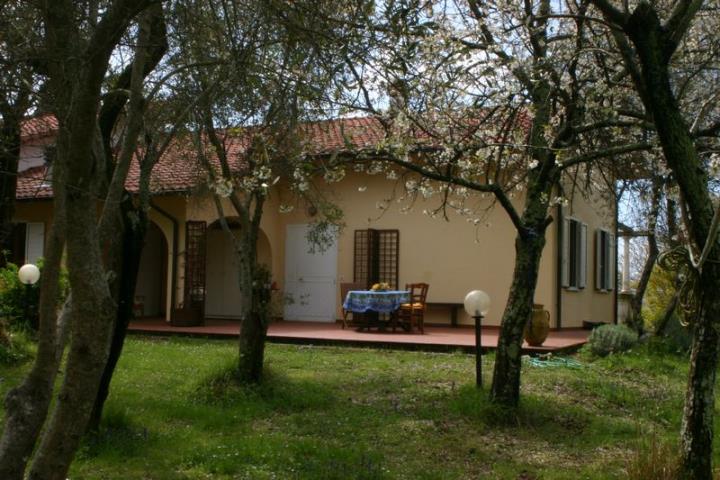 Villa bifamiliare in Vendita Castelnuovo Magra