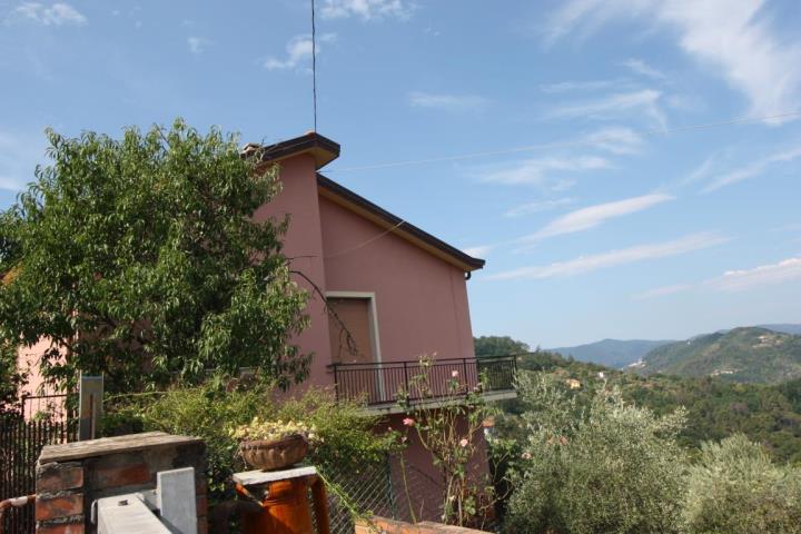 Villa in Vendita Vezzano Ligure