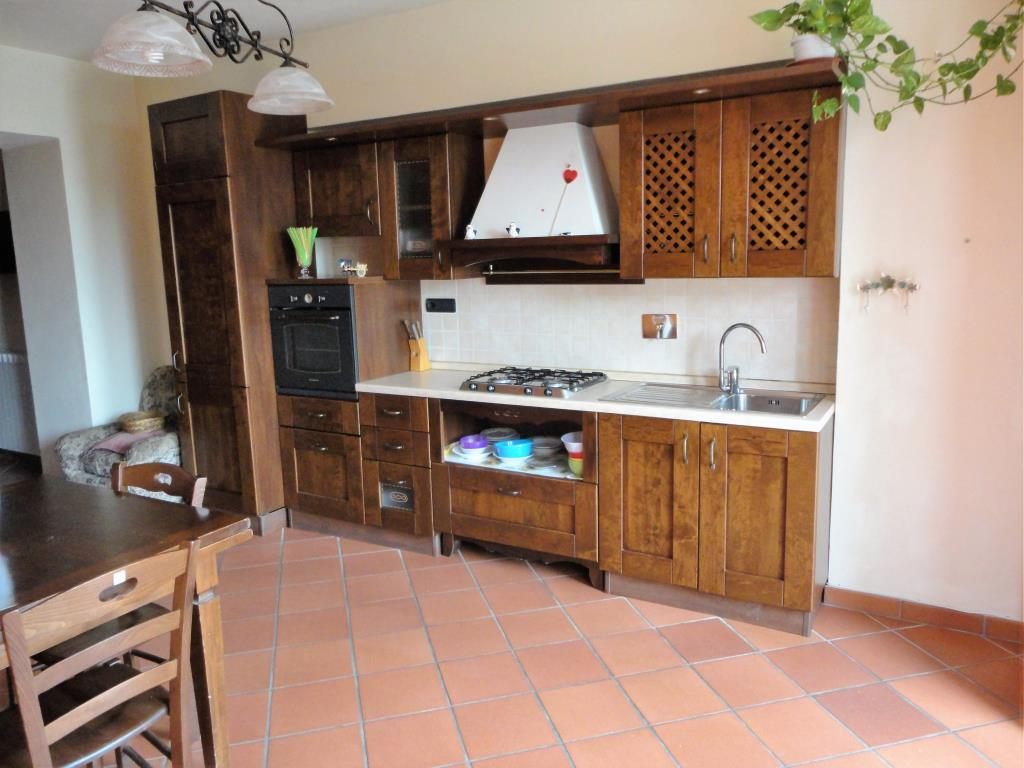 trilocale arredato con giardino