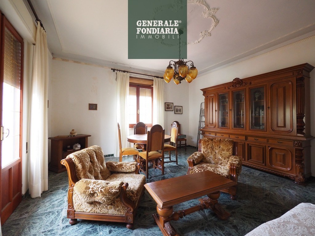 Appartamento di 5 vani, Ceparana