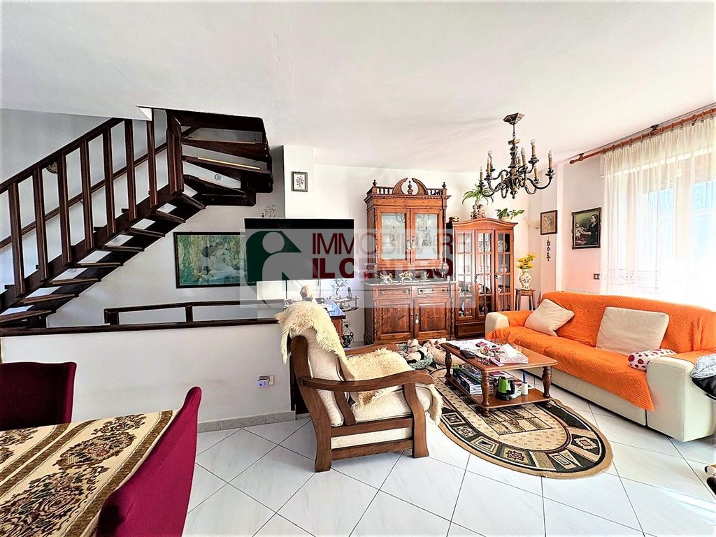 Semindipendente terratetto con giardino.