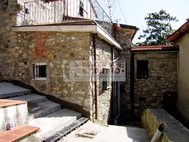 Semindipendente nel borgo completamente ristrutturata con vista panoramica