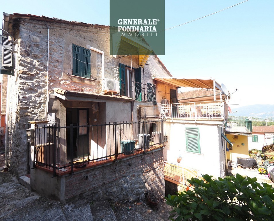 Terratetto in sasso, Bastremoli.