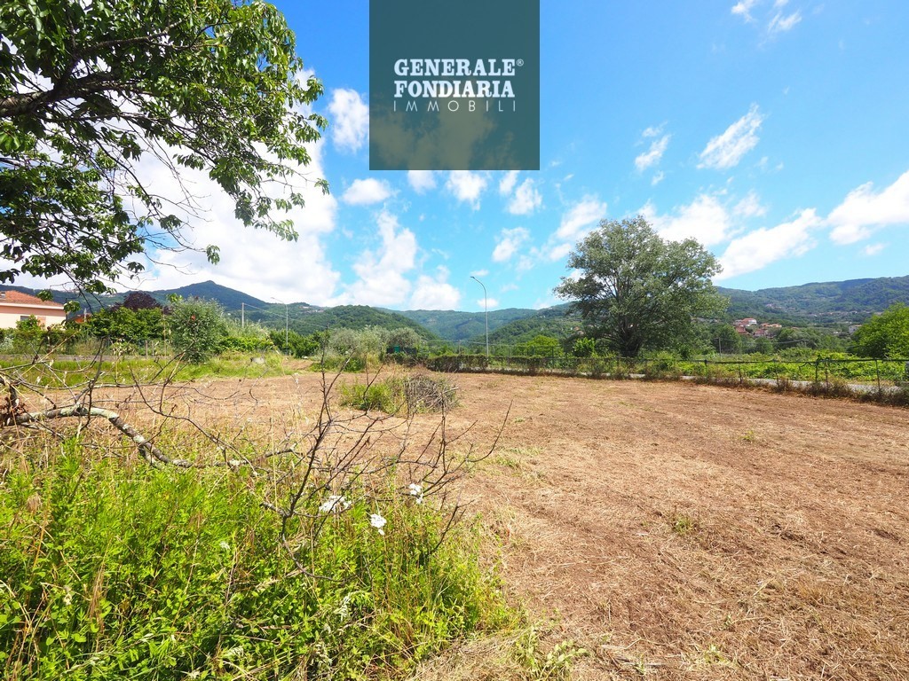 TERRENO EDIFICABILE DI 1.725 MQ CON ELEVATA POTENZIALITÀ EDIFICATORIA