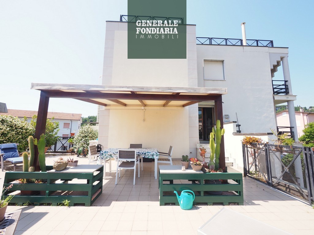 VALDELLORA – 5 VANI CON TERRAZZA DI 120 MQ E ASCENSORE