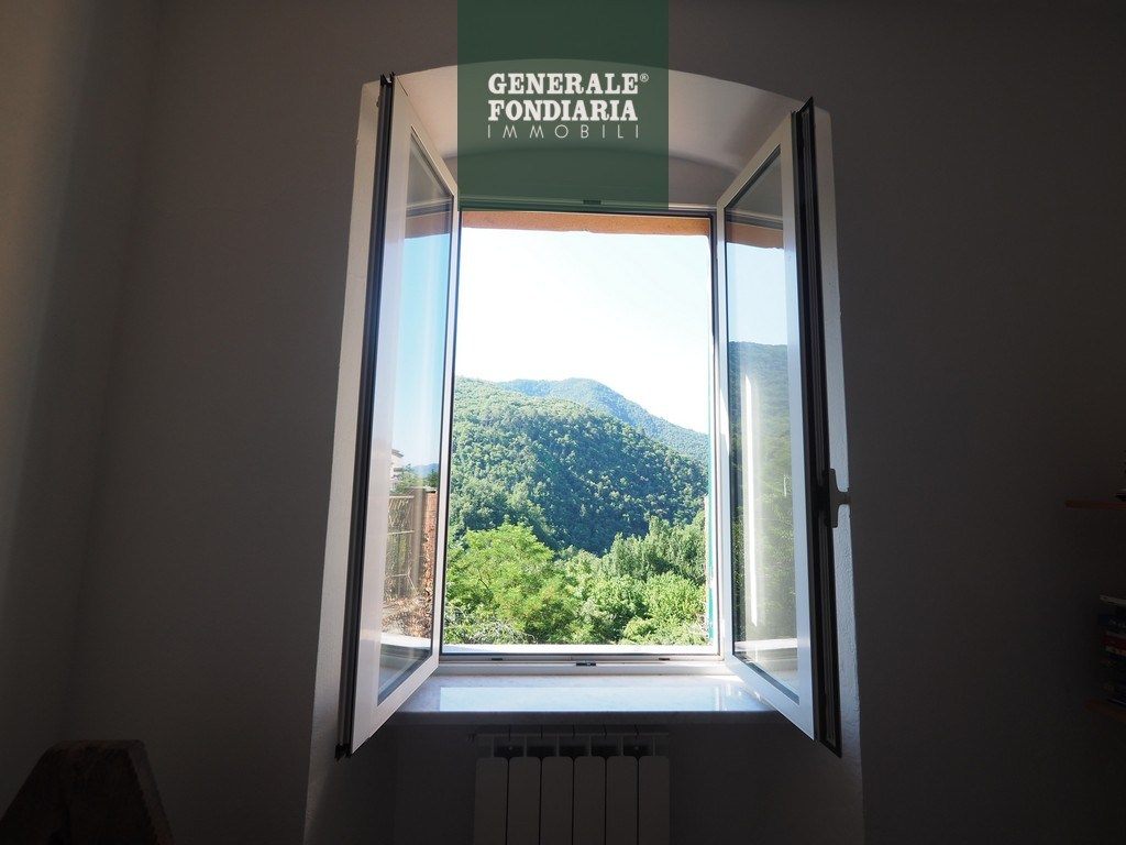 Casa indipendente a Calice al Cornoviglio