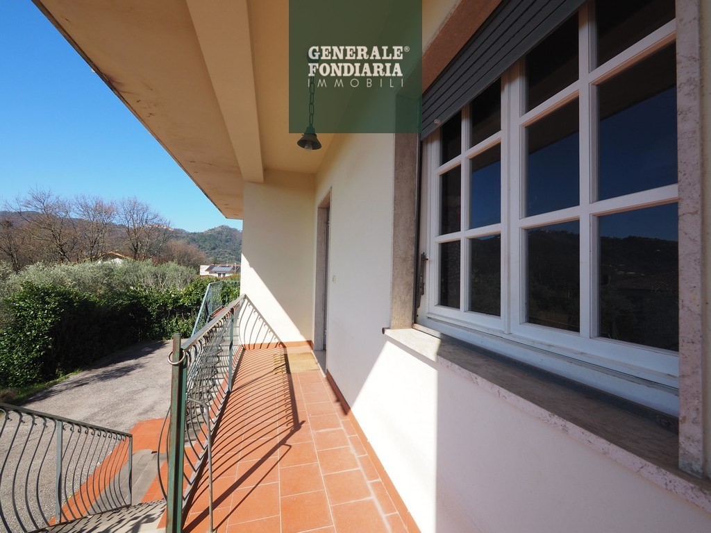 Appartamento in casa trifamiliare, Ceparana